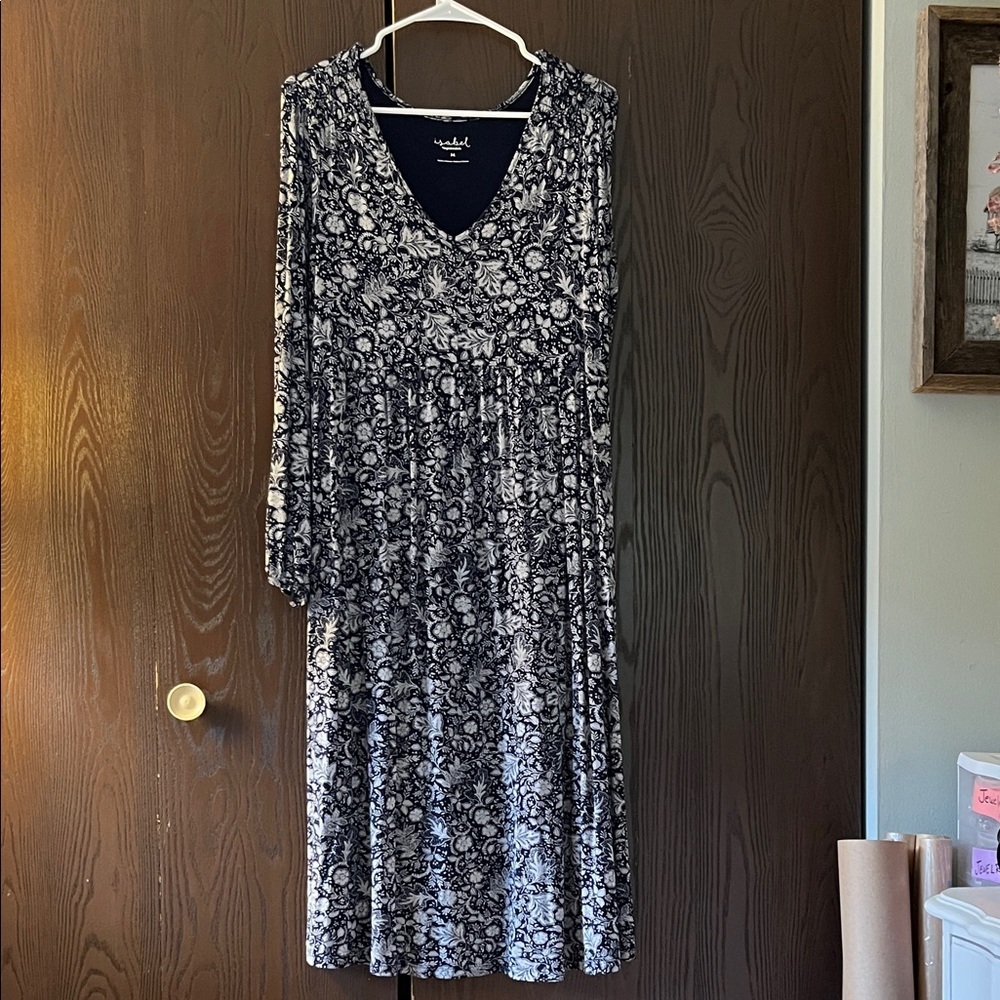 Isabel long sleeved maxi dress. Navy blue with gray floral. Size Medium.